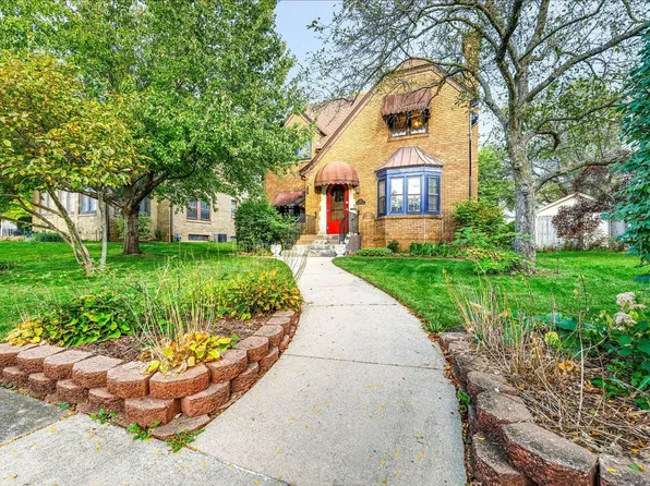 227 N Highland Ave, Rockford, IL 61107