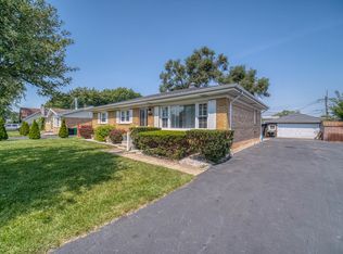 7728 W 81st Pl, Oak Lawn, IL 60455