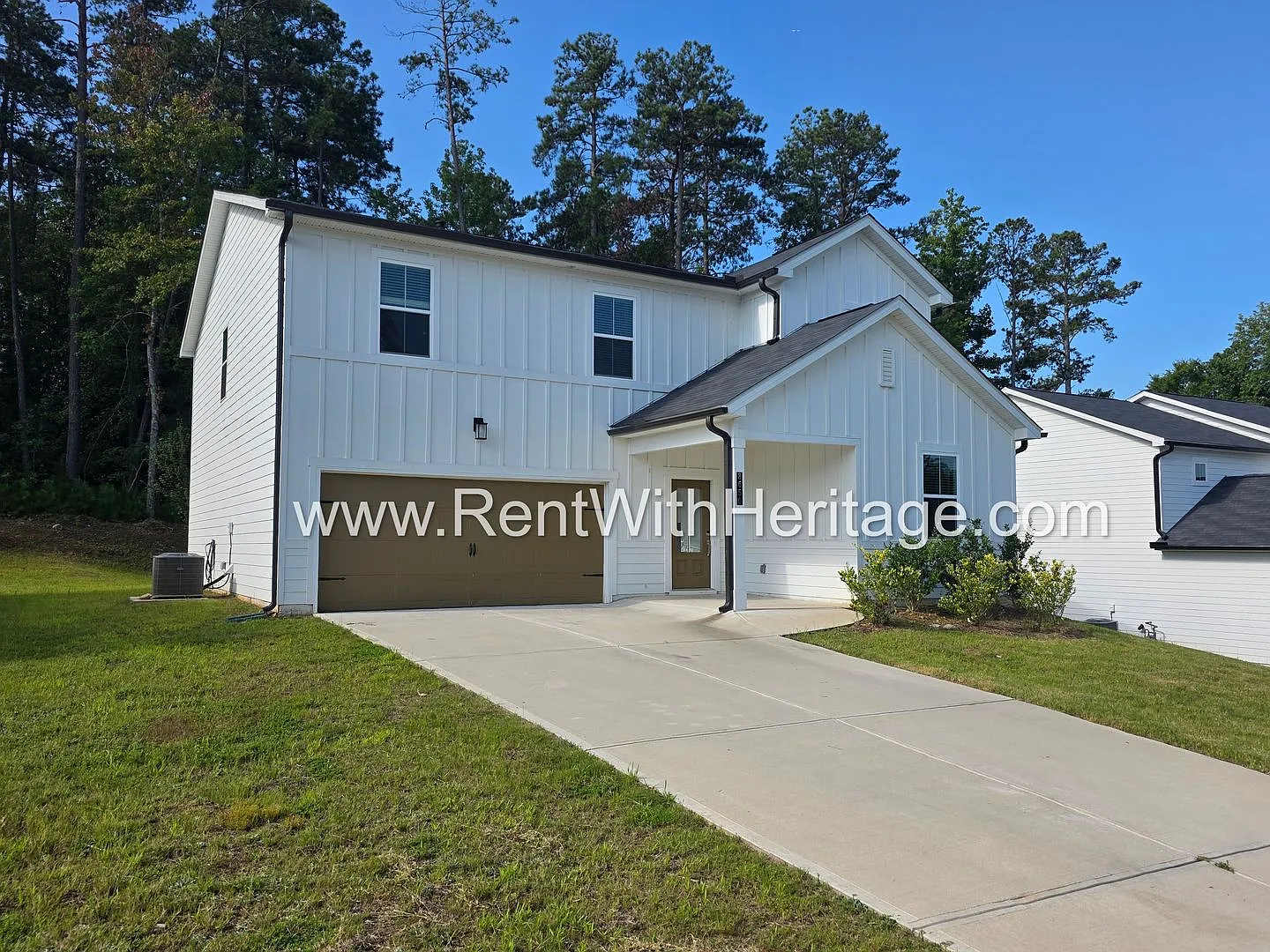 Gorgeous New Modern Home / 5bd/ 3/ba/ Upgrades Galore / Popular Ashley Falls Subdivision/ Great L... — Photo 2