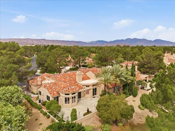 8215 Round Hills Cir, Spring Valley, NV 89113