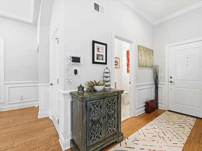 41 Bentley Ave — Photo 17