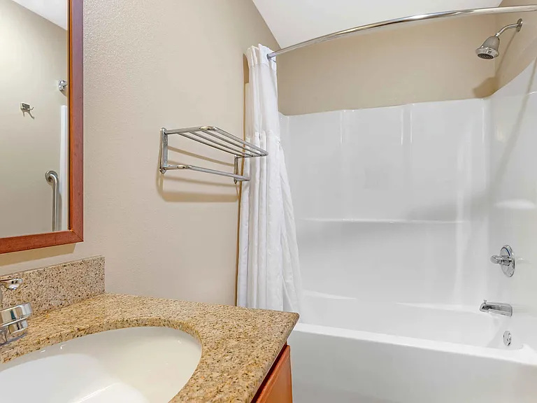 Studio Suite - 1 Queen Bed