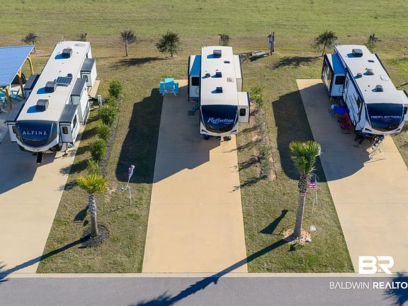 2nd image of 809 Vacation Cir