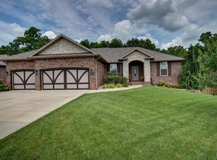 5814 S Winsor Dr, Battlefield, MO 65619