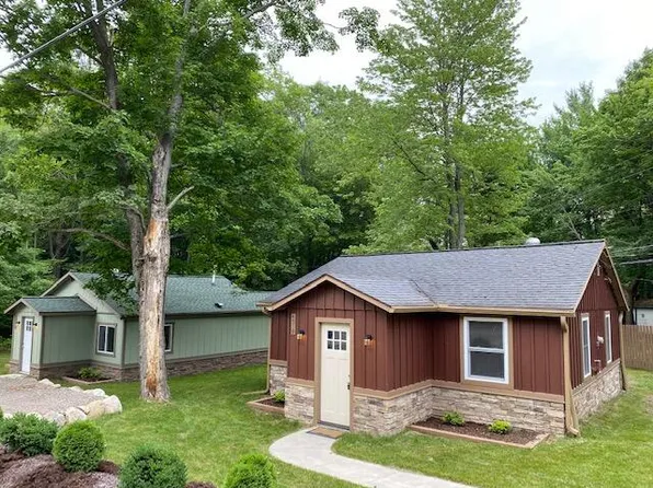 4515 W Otsego Lake Dr, Gaylord, MI 49735