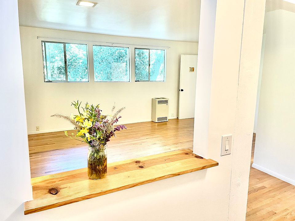 1st image of 2716 Stanfield Dr #1
