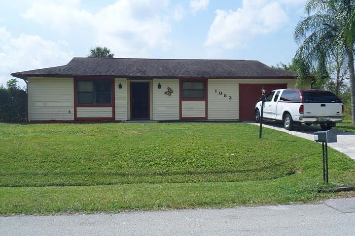 1st image of 1082 SW Sultan Dr