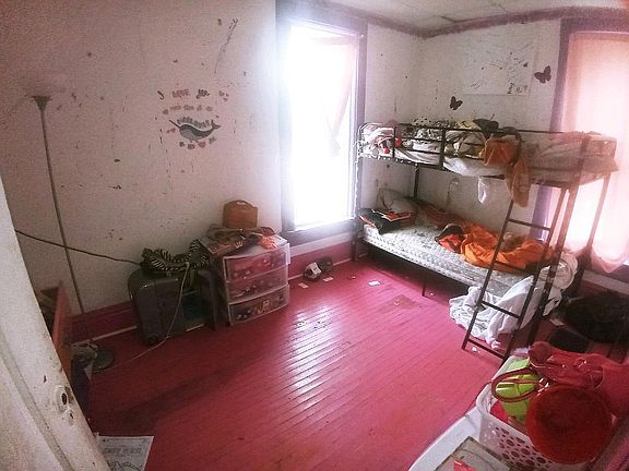 3rd image of 601 W Church St