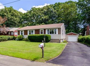 129 Forestview Rd, Bridgeport, CT 06606