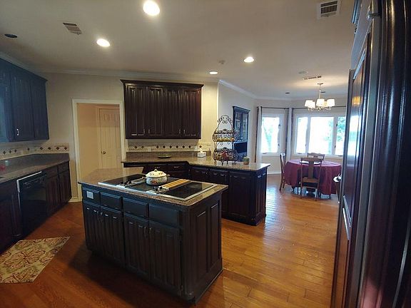2nd image of 3570 Carmel Ct