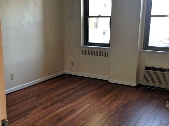 5th image of 2601 Pennsylvania Ave APT 350