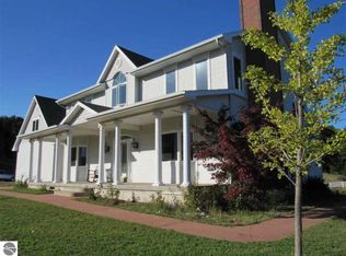 9169 E Hoxie Rd, Cedar, MI 49621