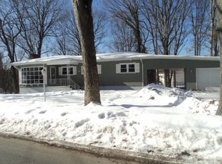 6 Collins Dr, West Haven, CT