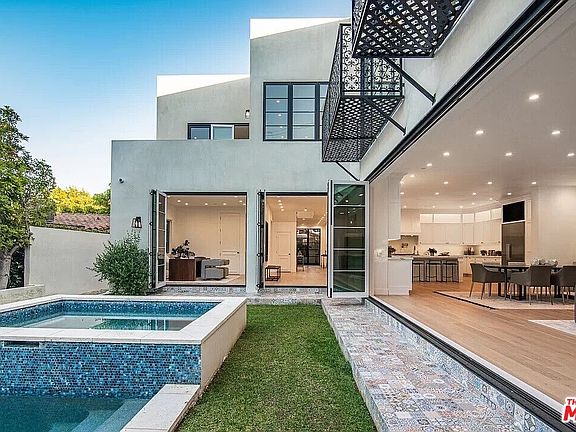 3rd image of 12509 W Sunset Blvd