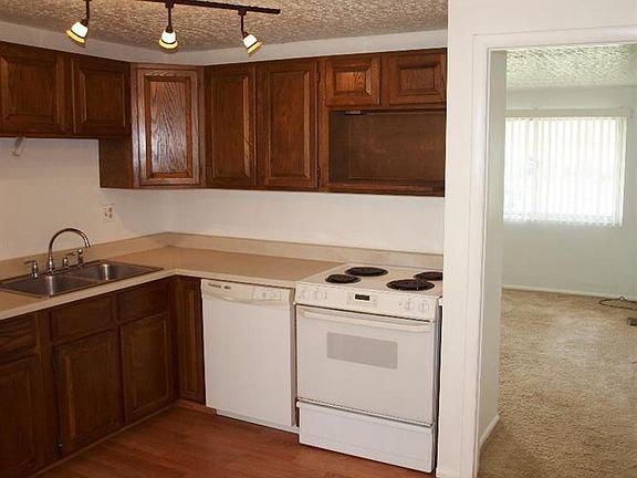 5th image of 954 Primrose Dr