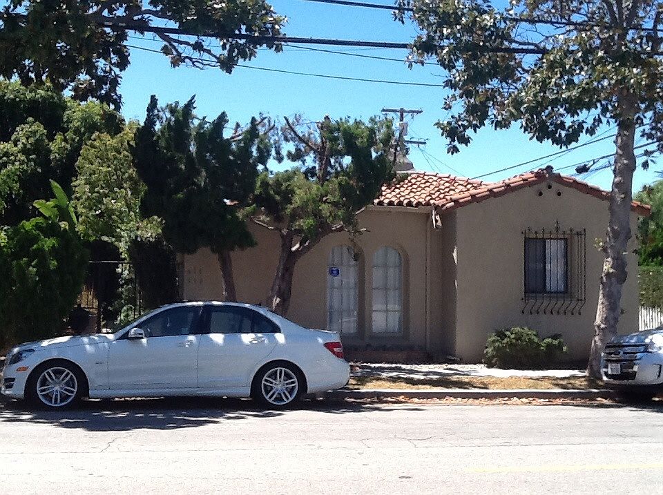 Street view of front unit.