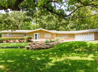 1304 Crestwood Dr, Coffeyville, KS 67337