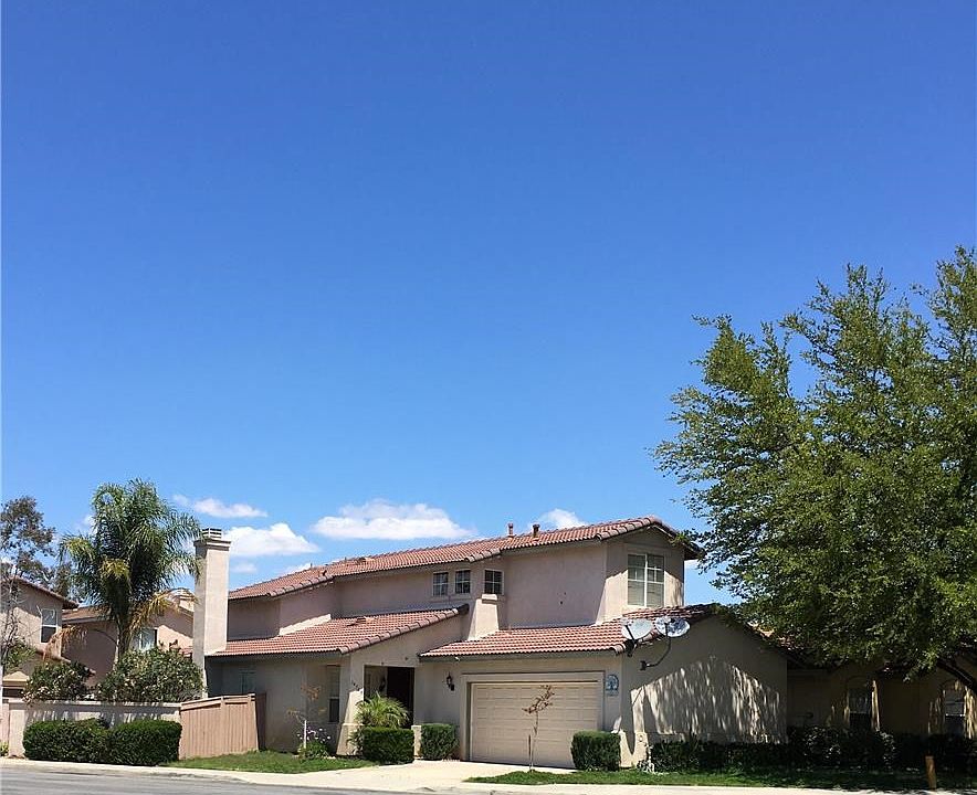 1st image of 39569 Warbler Dr