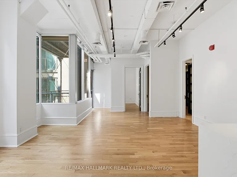 477 Richmond St W #306 — Photo 10