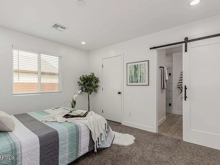 5238 S 13th Pl — Photo 9