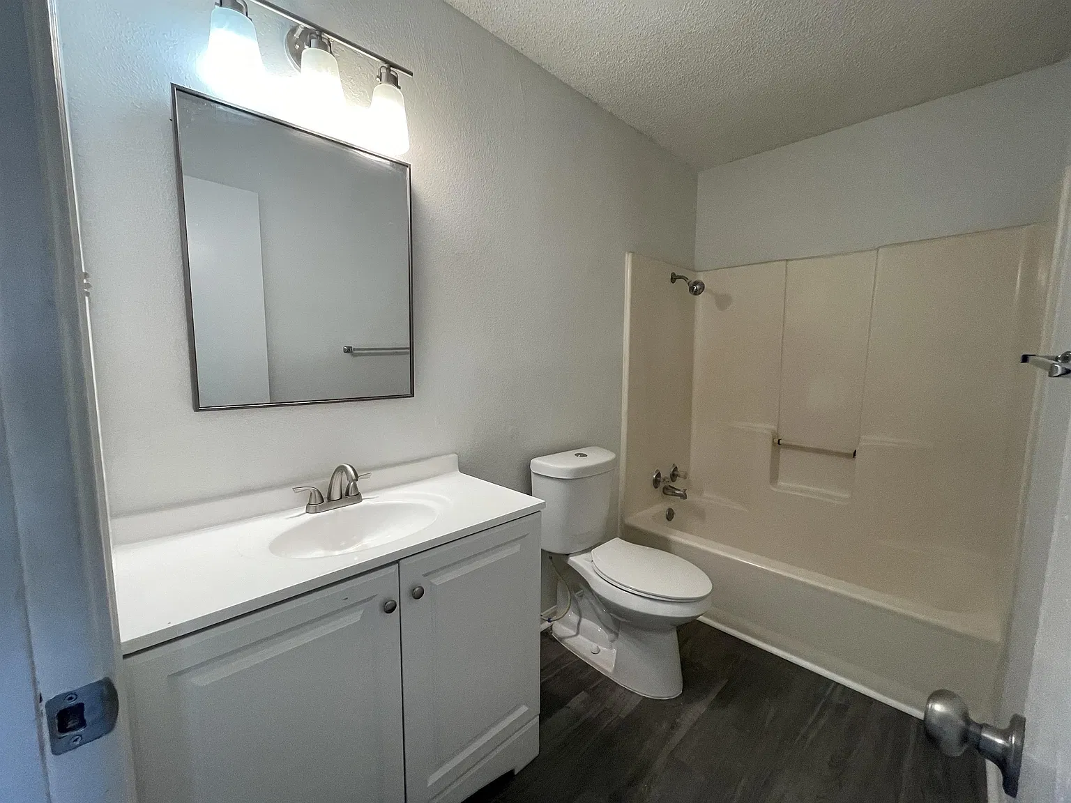 1725 Seydler St — Photo 4