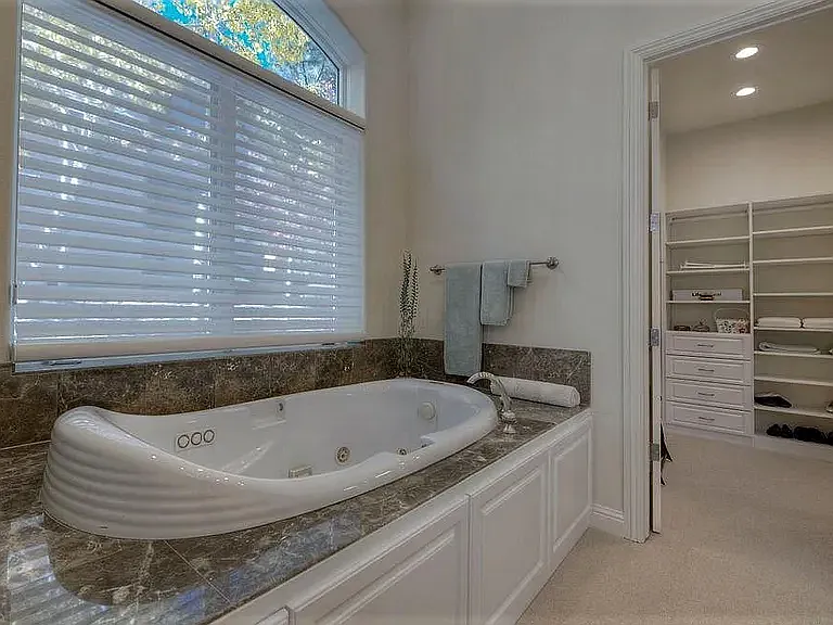 5820 Strasbourg Ct — Photo 14