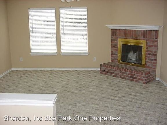 3rd image of 2711 Mountain View Dr