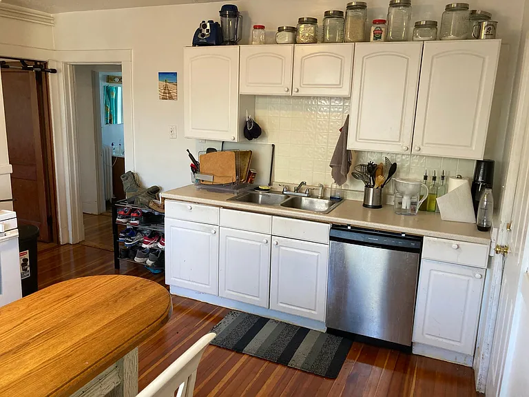 1074 Boulevard #3 — Photo 4