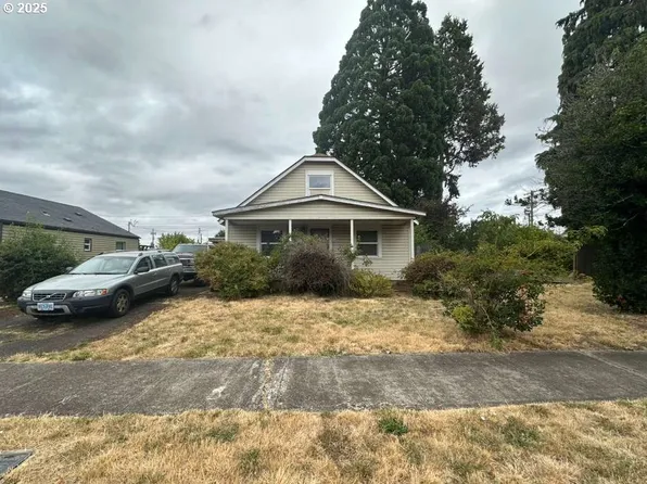 1132 F St, Springfield, OR 97477