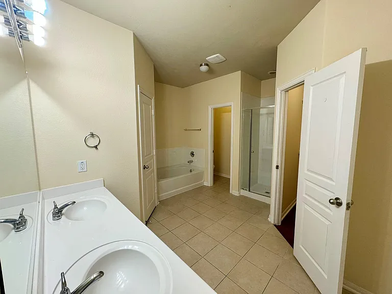 8230 Polaris Point Ln — Photo 13