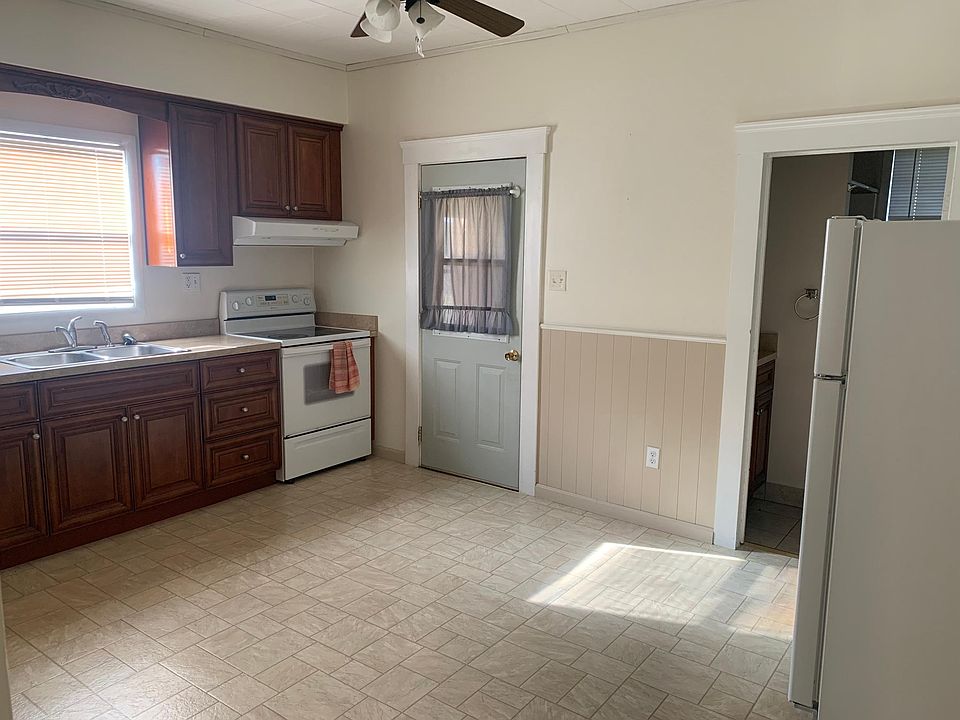 1st image of 20 Center St #1