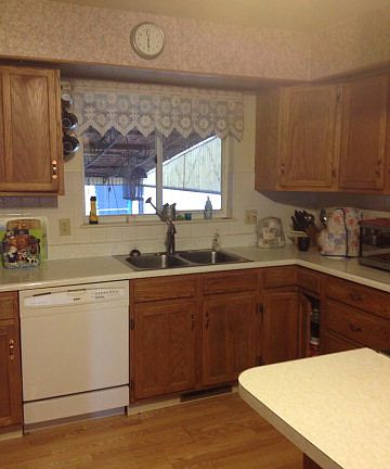 3rd image of 986 Marie Ln