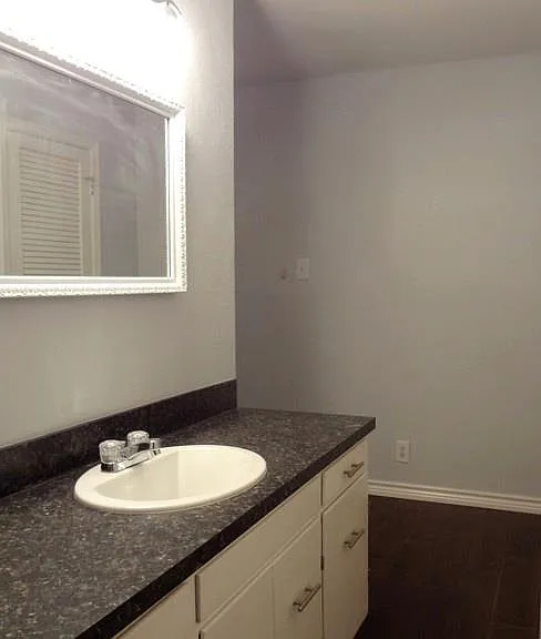 4714 Lois Ln — Photo 15