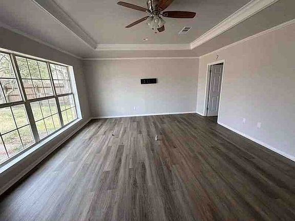 Additional Living Room