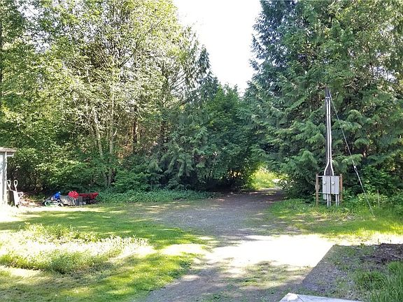 2nd image of 5515 213th St E