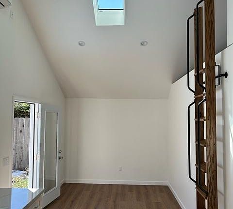 5th image of 5767 Bertrand Ave