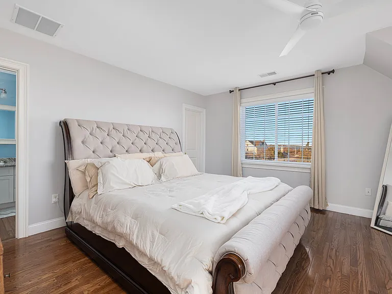 57 Foster St — Photo 18