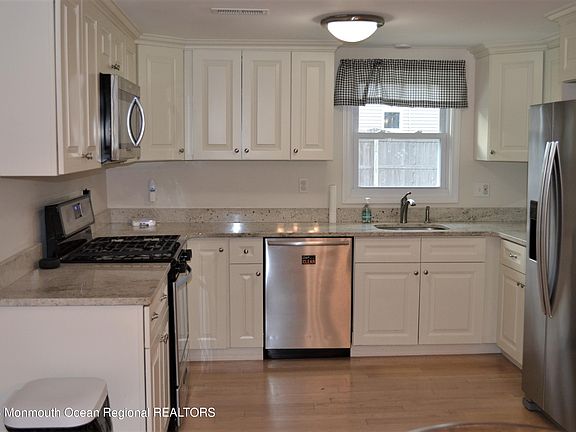 2nd image of 407 Nautilus Blvd