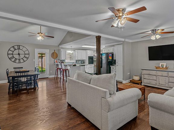 3rd image of 5141 McCormick Ave