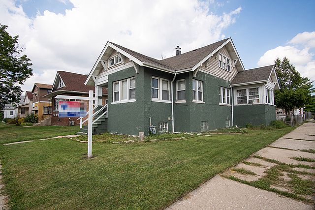 1st image of 819 S 9th Ave