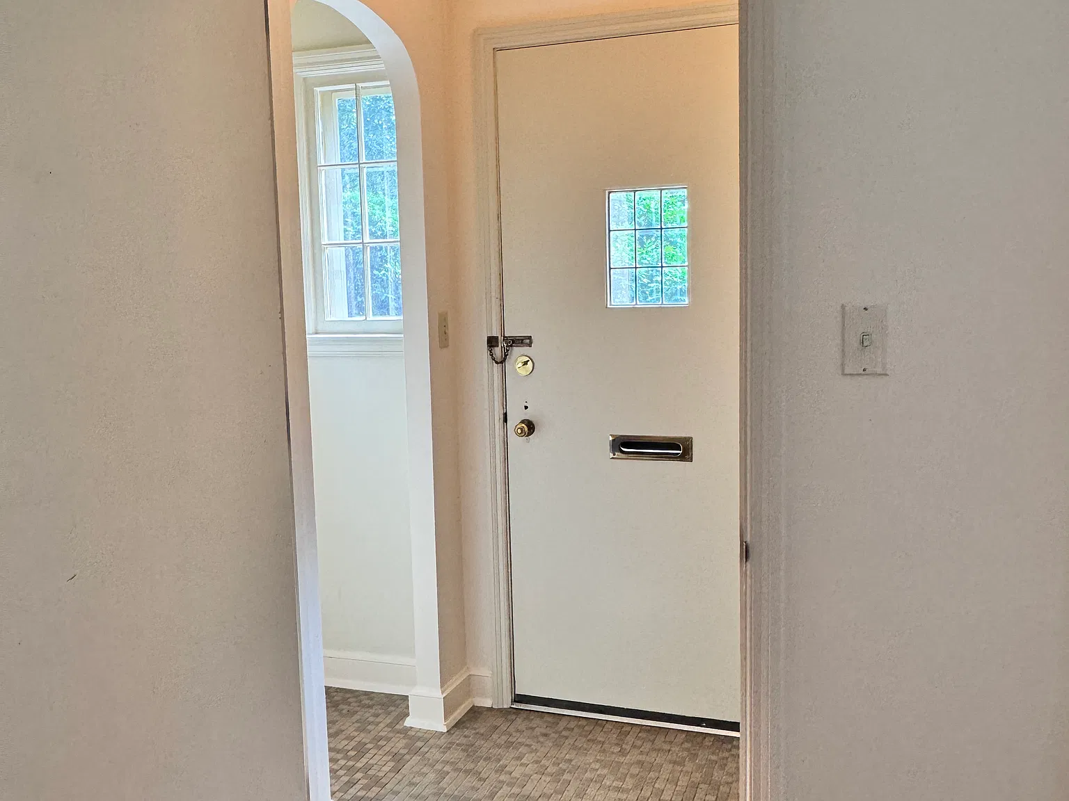824 S Monroe Ave — Photo 4