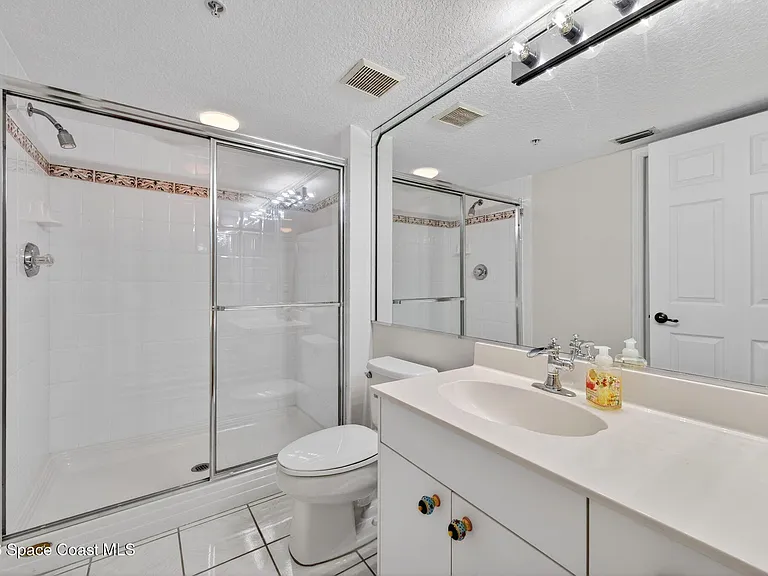 102 Riverside Dr #306 — Photo 2