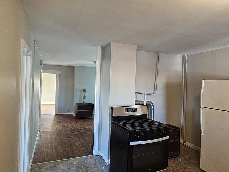166 Cedar St #2 — Photo 8