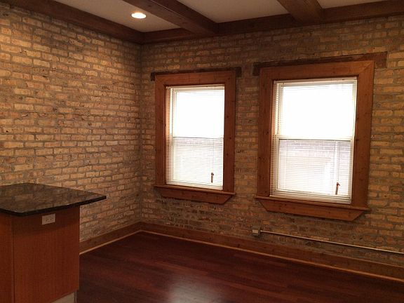 5th image of 6924 N Greenview Ave APT 2E