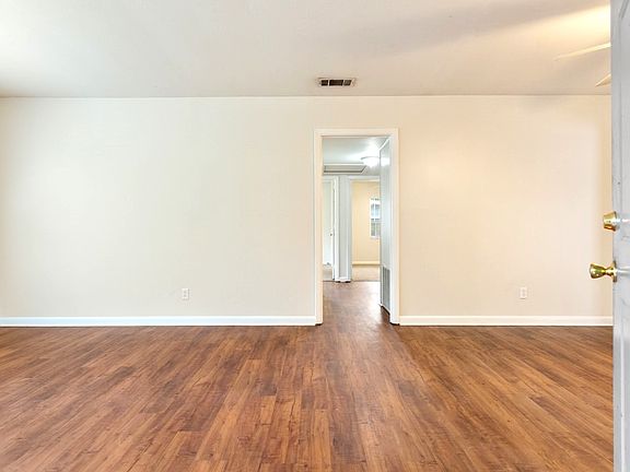 4th image of 1118 Buckingham Dr