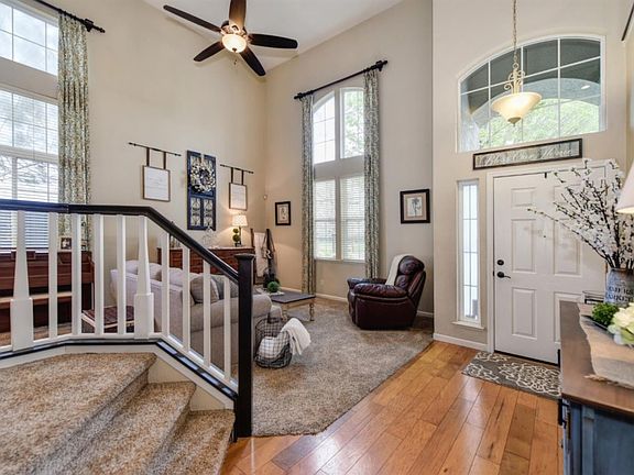 4th image of 225 Magpie Ct