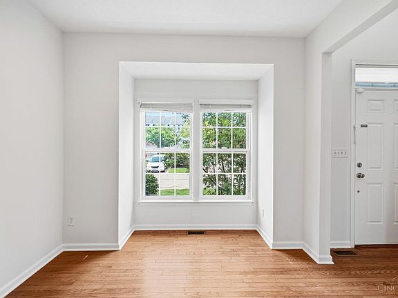 5th image of 7515 Ribbon Falls Ln