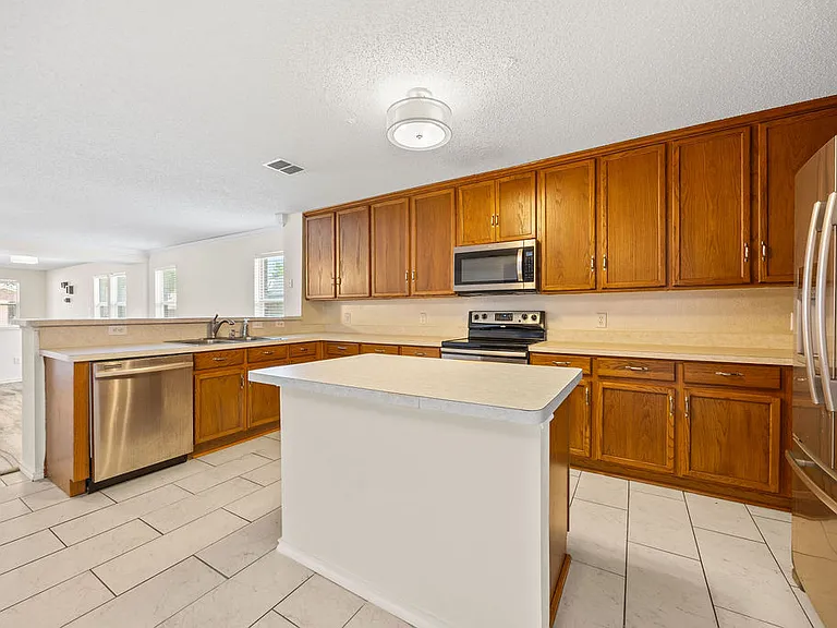 1444 Atkins St — Photo 10