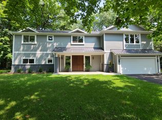 28 Melrose Ln, Lincolnshire, IL