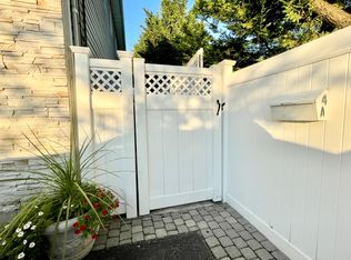 4 Ashwood Rd #A, Pt Washington, NY 11050